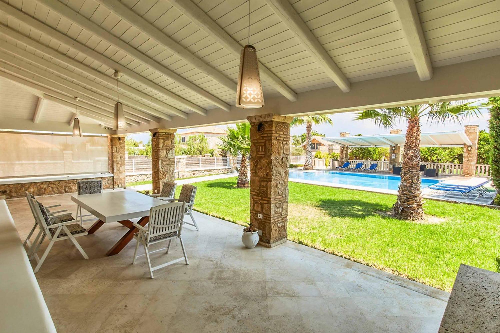 Villa St Dennis Makris Gialos  Buitenkant foto
